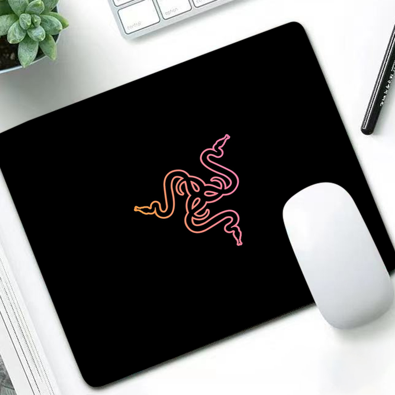 Razer Luxury Mouse Pad Anime G - đánh giá và giá Laptop Accessories For Gaming